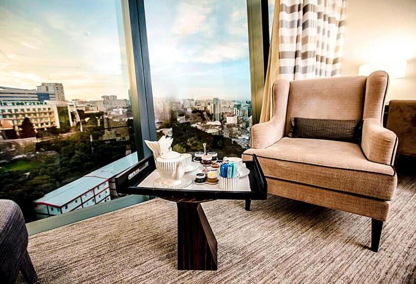 Apartments By Fairmont Baku Flame Towers