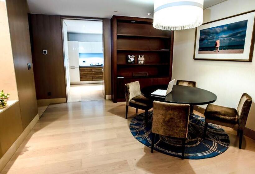 Apartments By Fairmont Baku Flame Towers