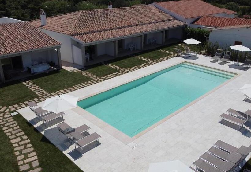 مبيت وإفطار La Corte Di Pulicinu