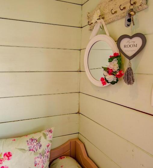 مبيت وإفطار La Roulotte De La Villa Des Chouettes