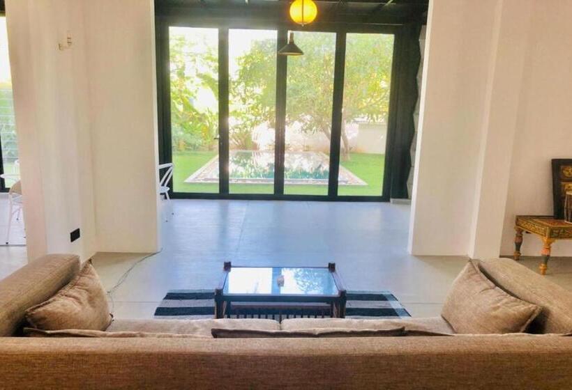 Отель Colive Ahangama