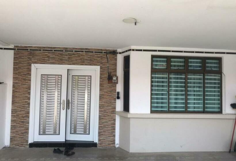 Отель Oyo 90359 Homestay Bandar Putra 2