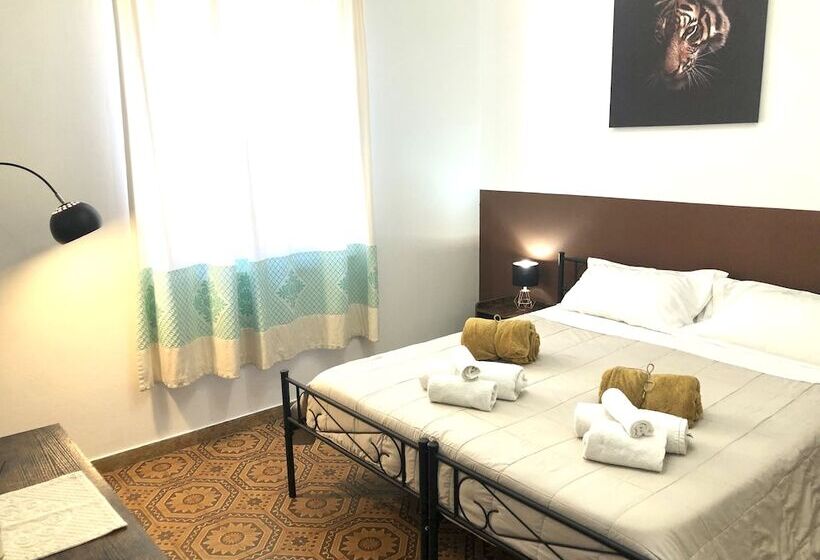 پانسیون Bb Chic Room With Shared Bathroom In The City