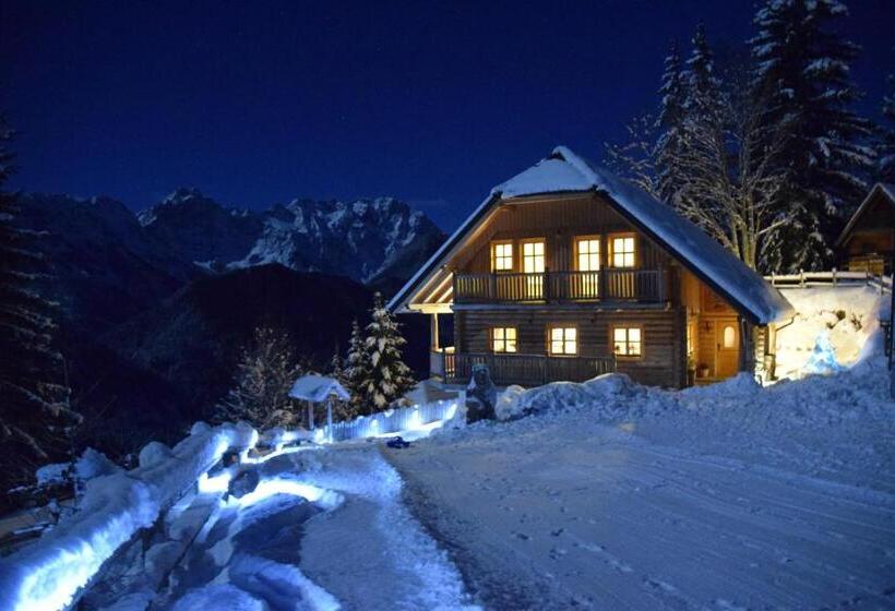 پانسیون Holiday Chalet Alpine Dreams
