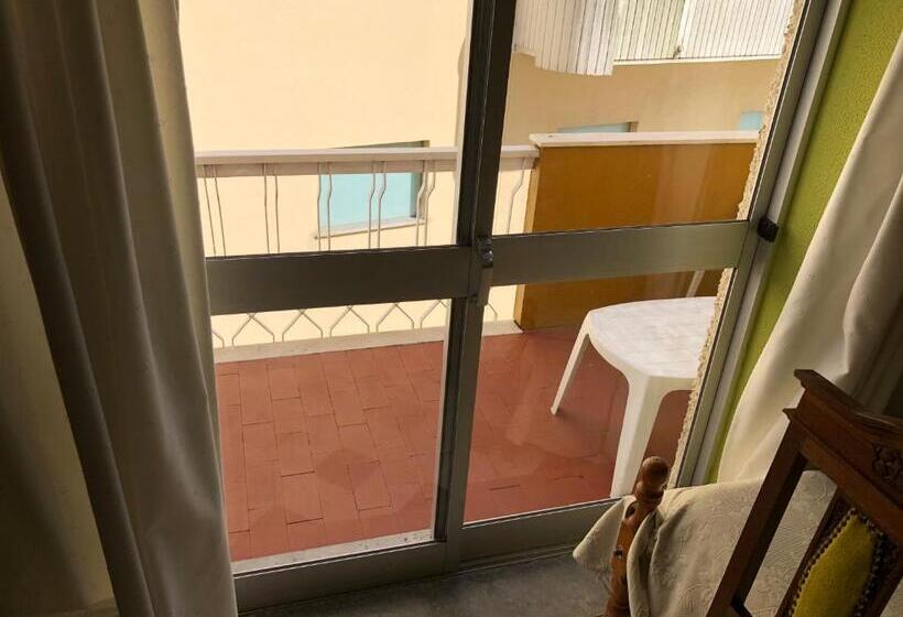 פנסיון Residencia Maria Jose