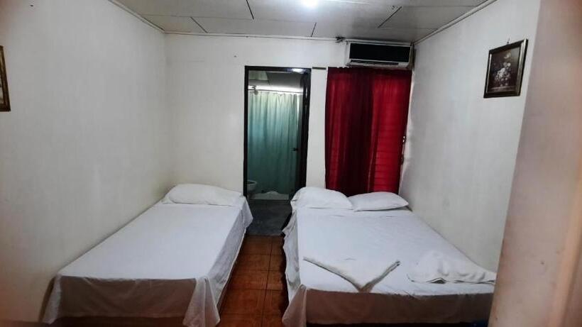 ペンション Tropical Dreams Hostel