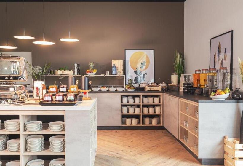 Garner Hotel Augsburg Nord, An Ihg