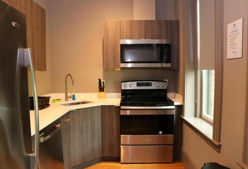 A Stylish Stay W/ A Queen Bed, Heated Floors.. #37