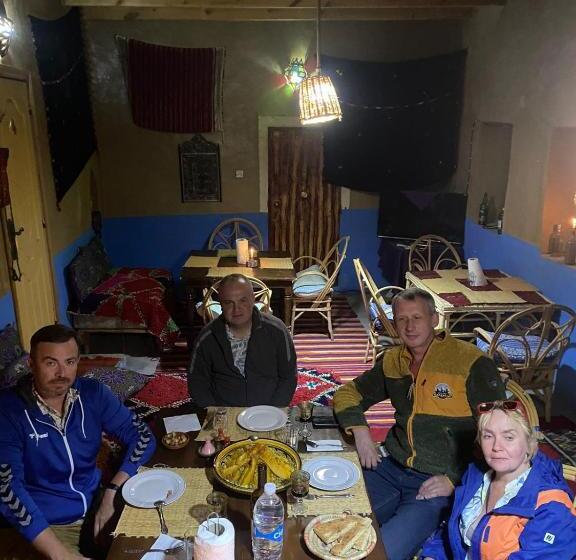 هاستل Auberge & Restaurant Agaudal