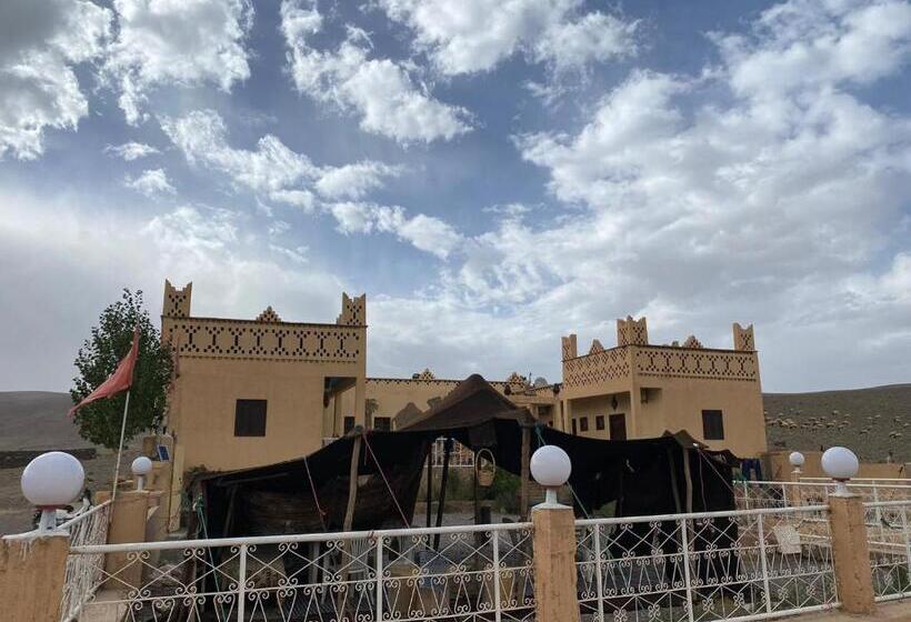 هاستل Auberge & Restaurant Agaudal