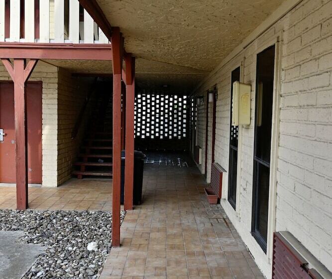 汽车旅馆 Rittiman Inn And Suites