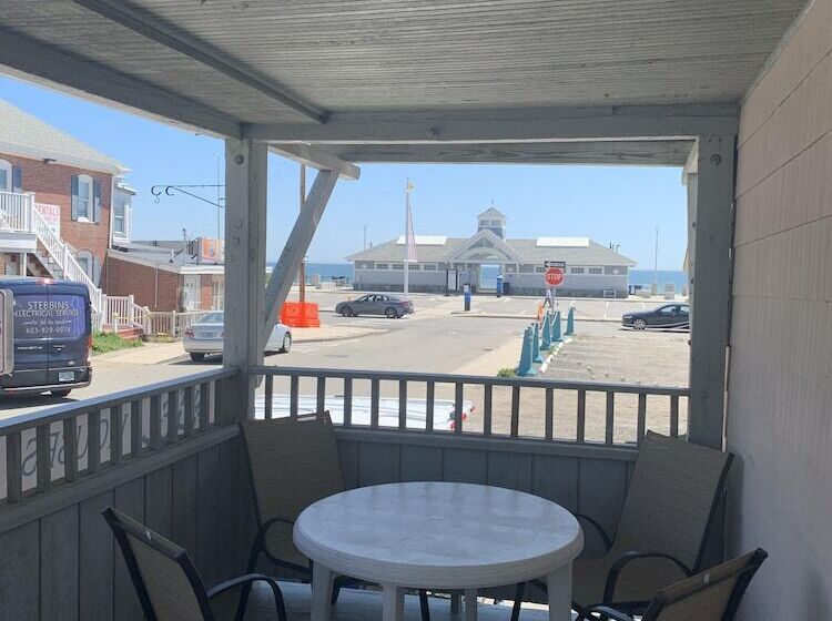 Nautical Motel