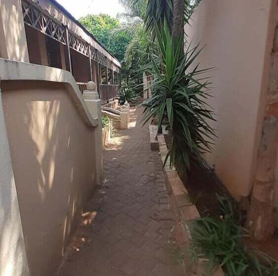 ペンション Karl Heyne Guesthouse   Spacious Double Room