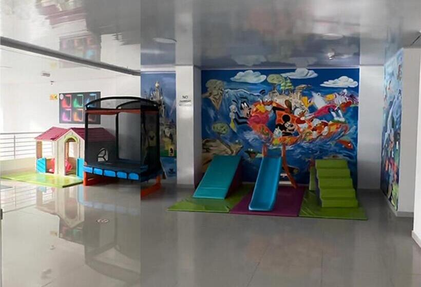 Plaza Real Edificio Turístico