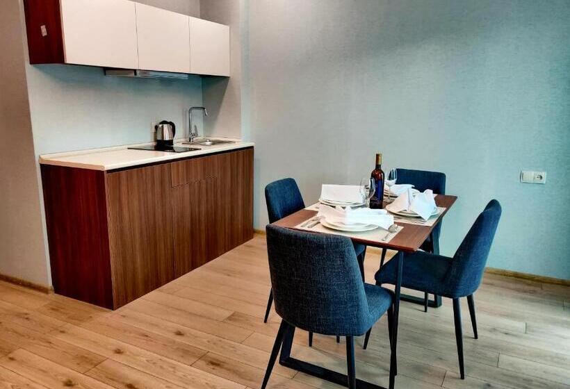 هتل Crystal Residence