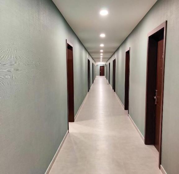 هتل Crystal Residence