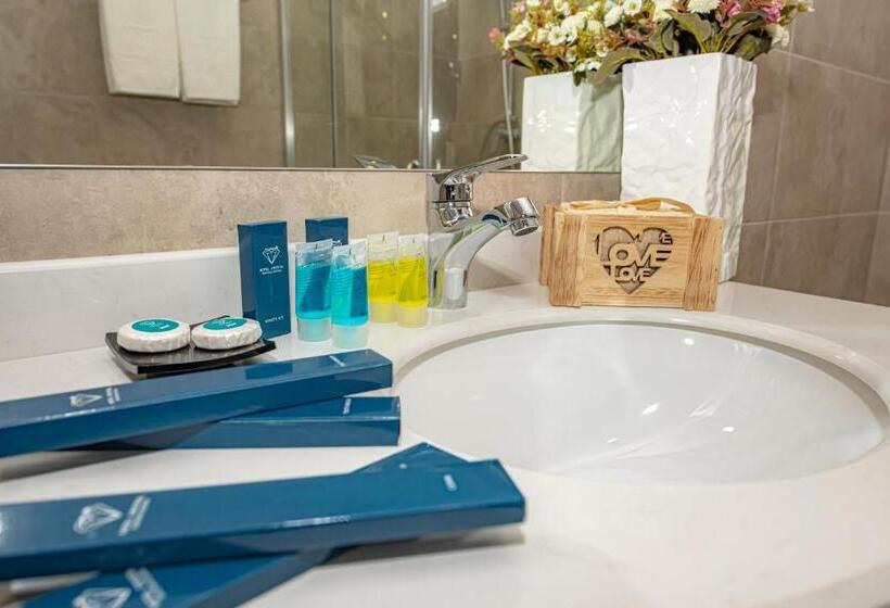 هتل Crystal Residence