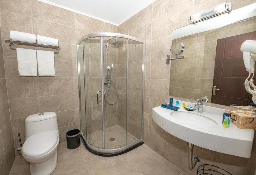 هتل Crystal Residence