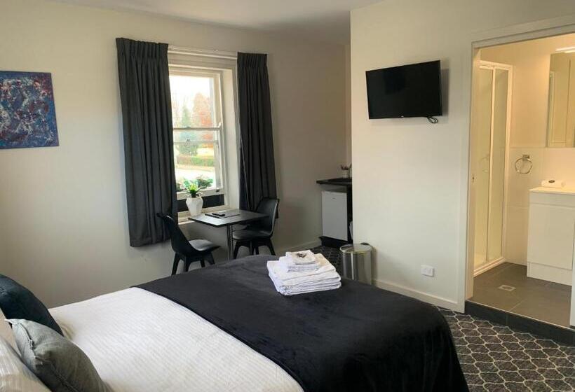 فندق Queens Arms