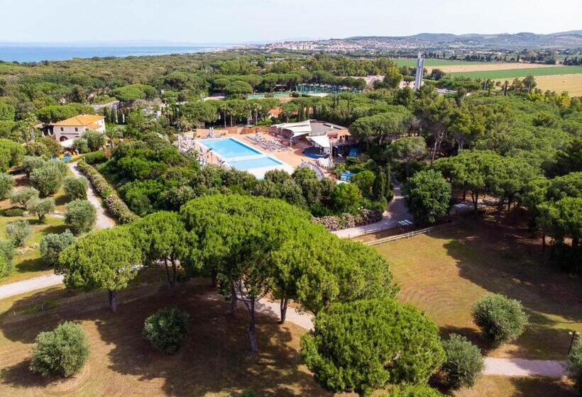 فندق Resort Riva Degli Etruschi