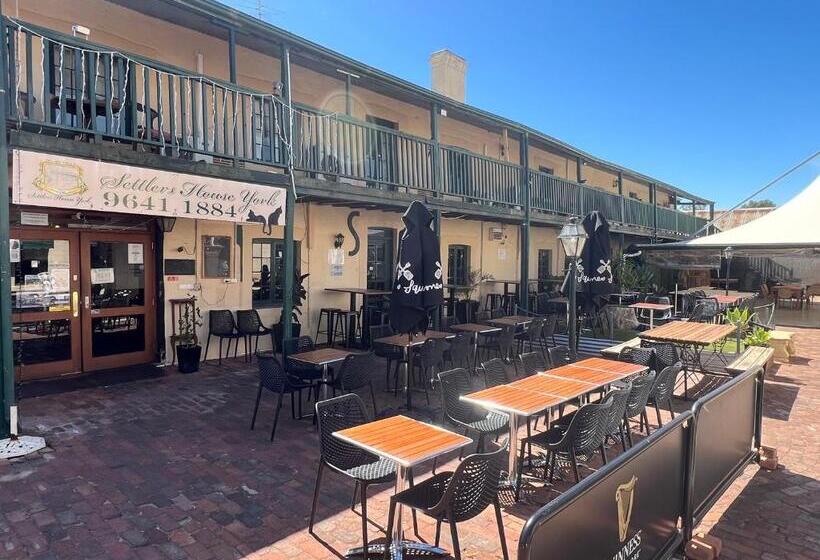 فندق Settlers House York