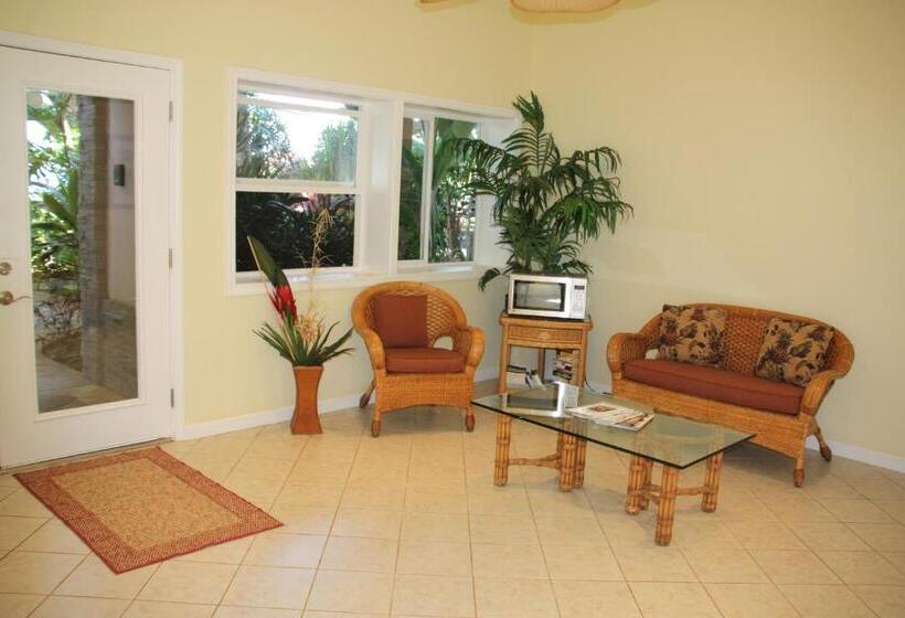 Maui Beach House B & B