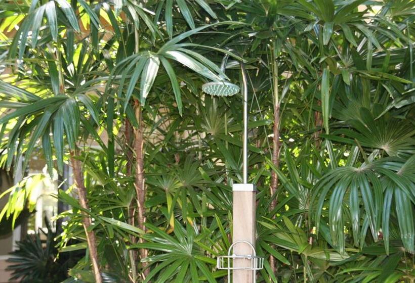 Maui Beach House B & B