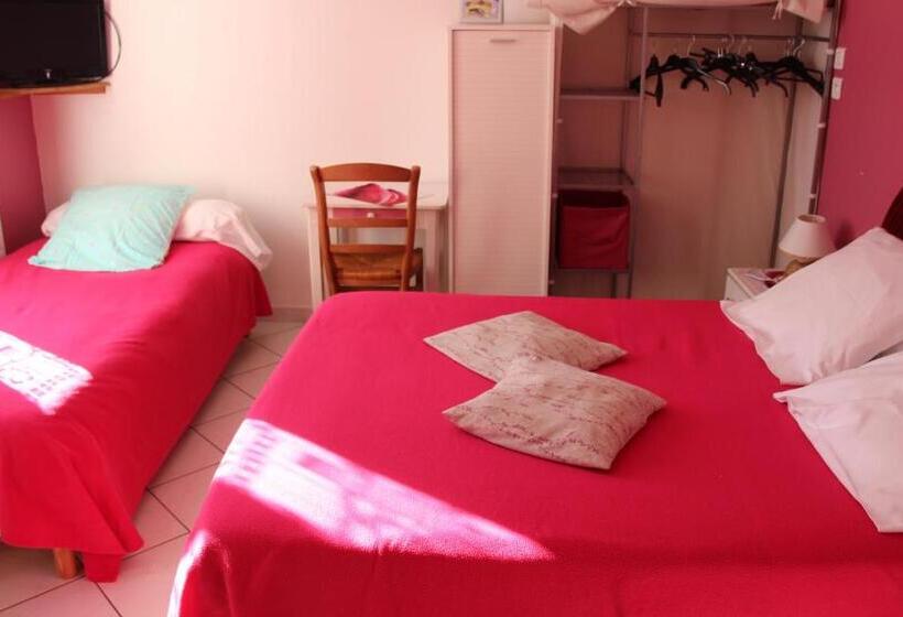 פנסיון Auberge Du Vieux Tour