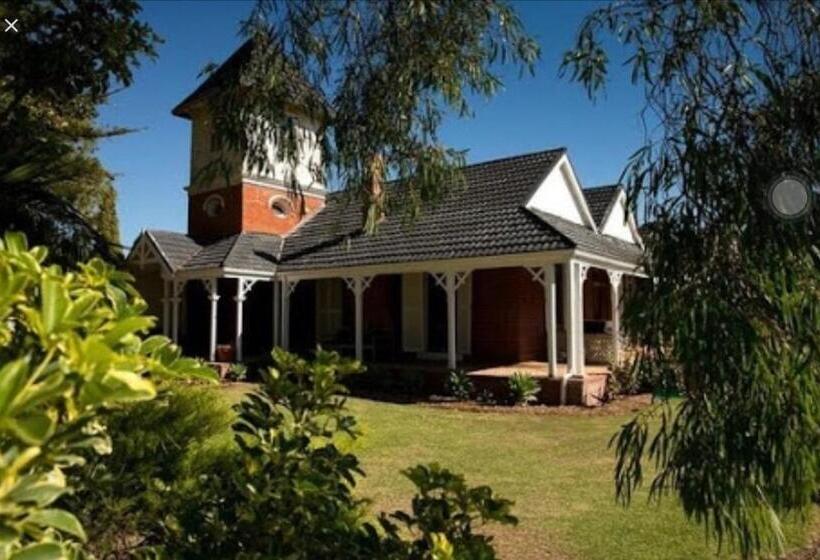 بنسيون Ithaca 1896 Manor