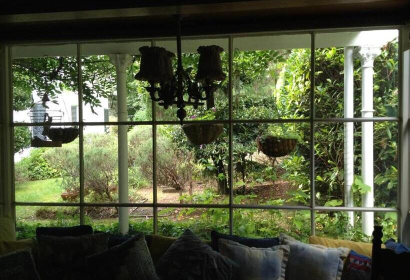 פנסיון Southdown Cottage