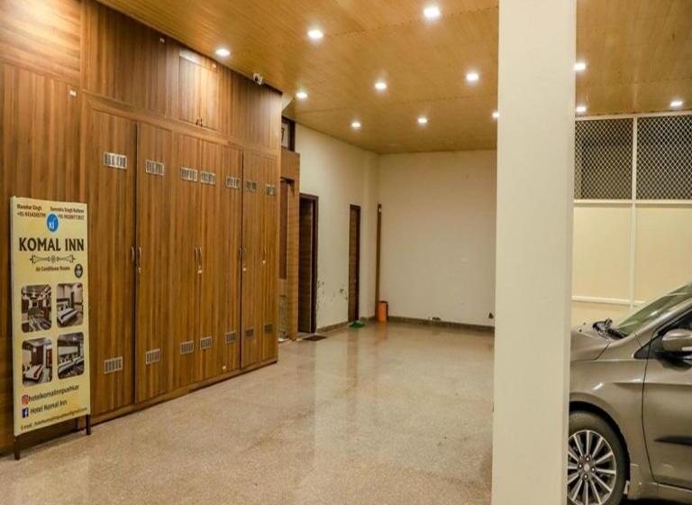 هتل Komal Inn