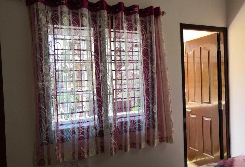 Отель Kiruba Castle