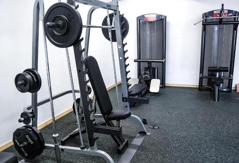 リゾートホテル Penzión Teniscentrum