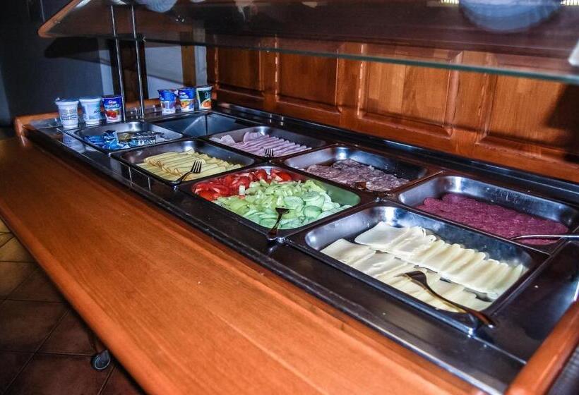 リゾートホテル Penzión Teniscentrum