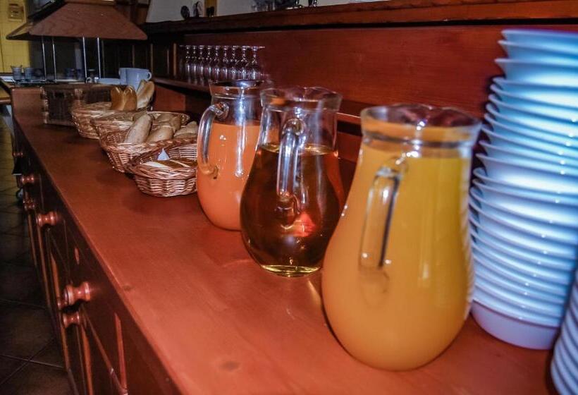 リゾートホテル Penzión Teniscentrum