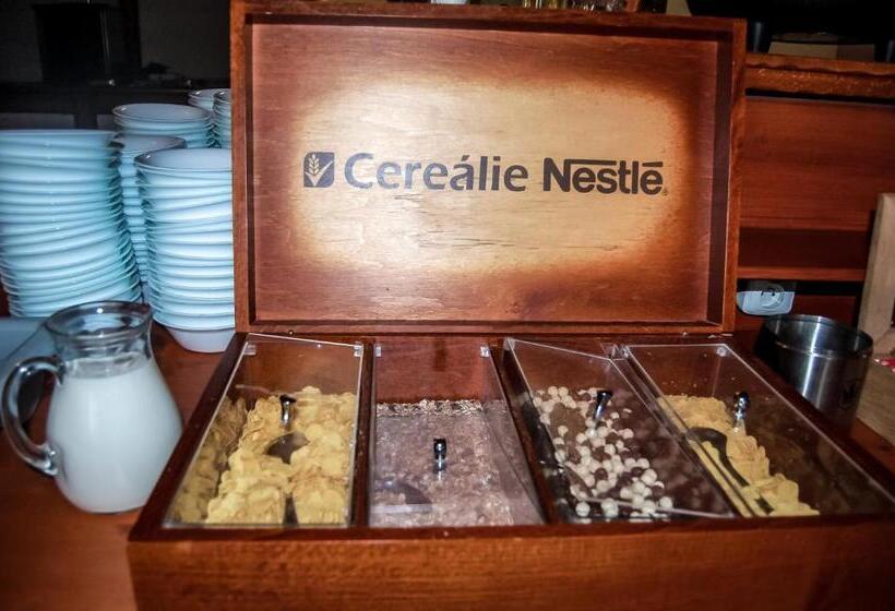 リゾートホテル Penzión Teniscentrum