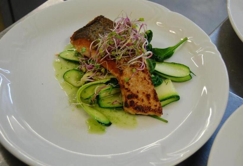 リゾートホテル Penzión Teniscentrum