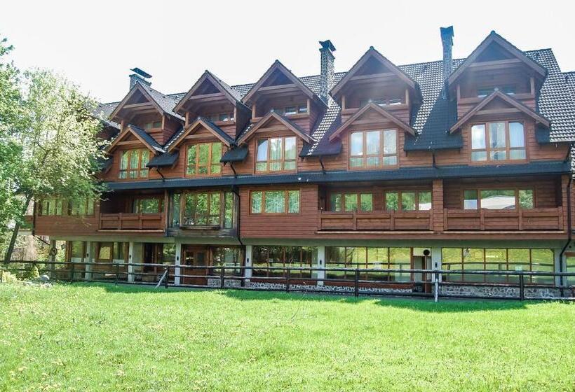 リゾートホテル Penzión Teniscentrum