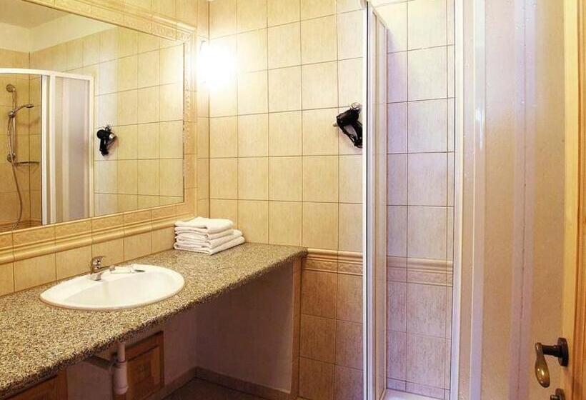 リゾートホテル Penzión Teniscentrum