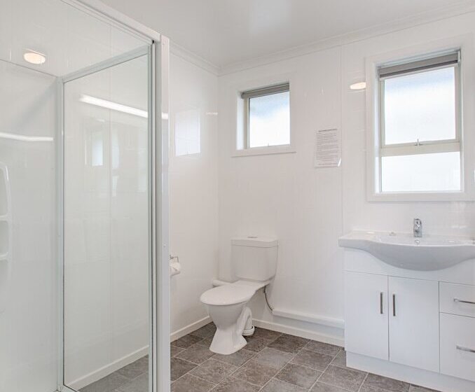 Aaa Thames Court Motel