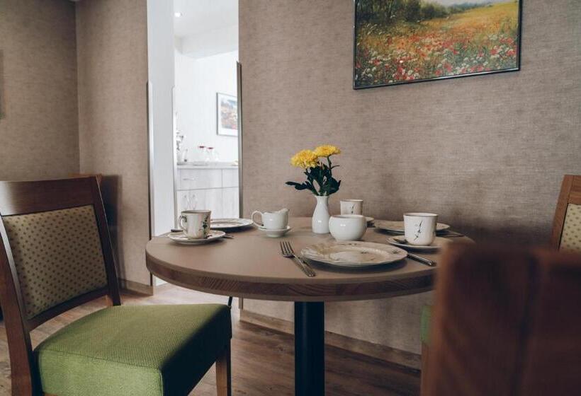 Adelheid Hotel Garni