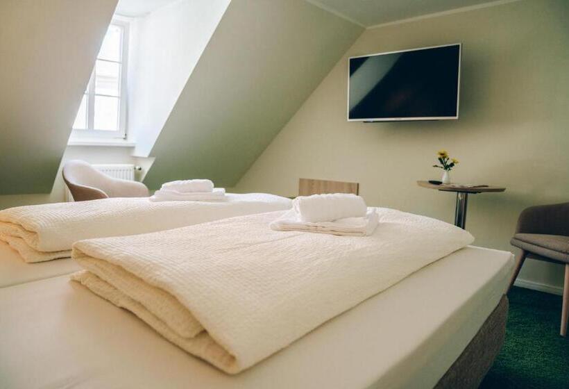 Adelheid Hotel Garni