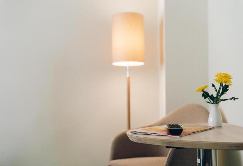 Adelheid Hotel Garni