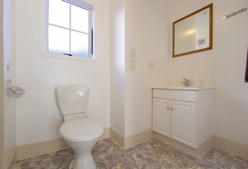 فندق على الطريق Albert Number 6