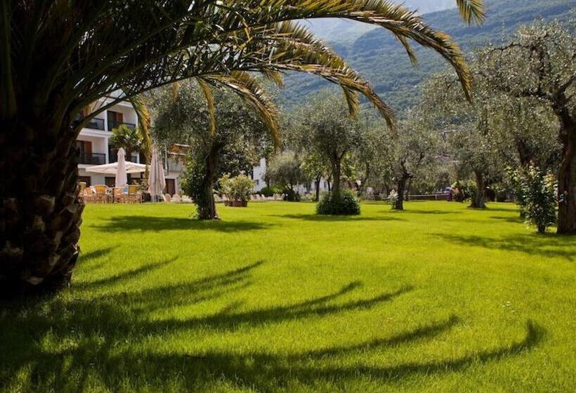 Club Hotel Olivi   Tennis Center