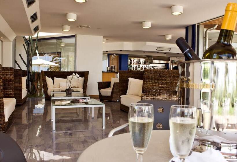 ホテル African Beach