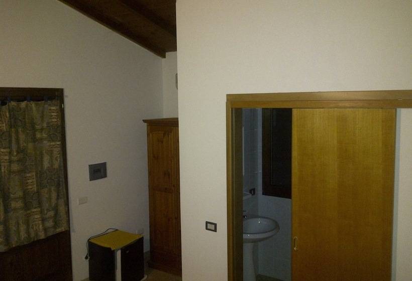 ホテル Agriturismo La Quercia