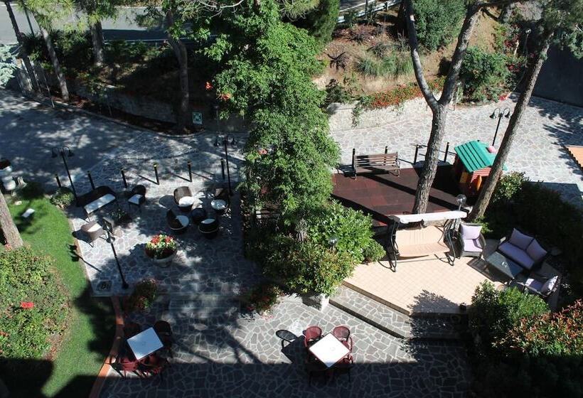 Отель Albergo Centopini