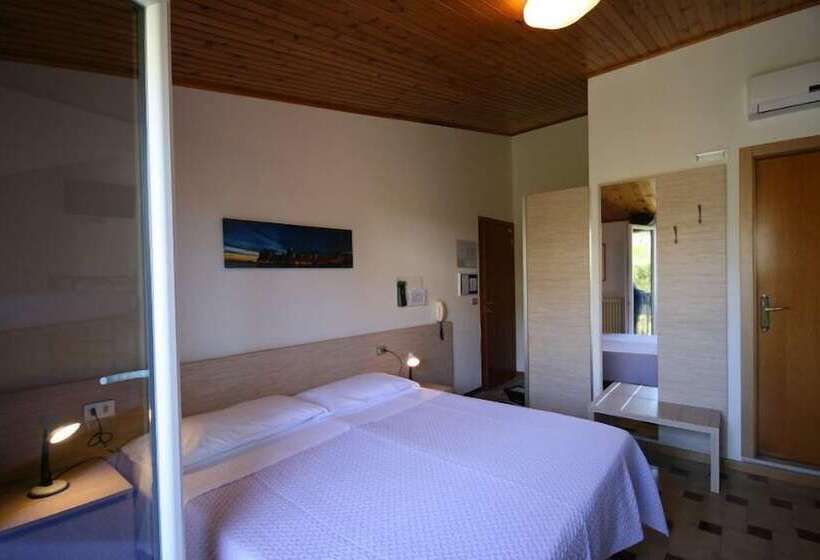 Отель Albergo Centopini