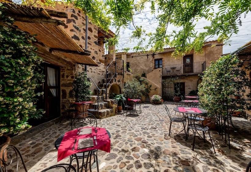 Hotel Albergo Diffuso Mannois